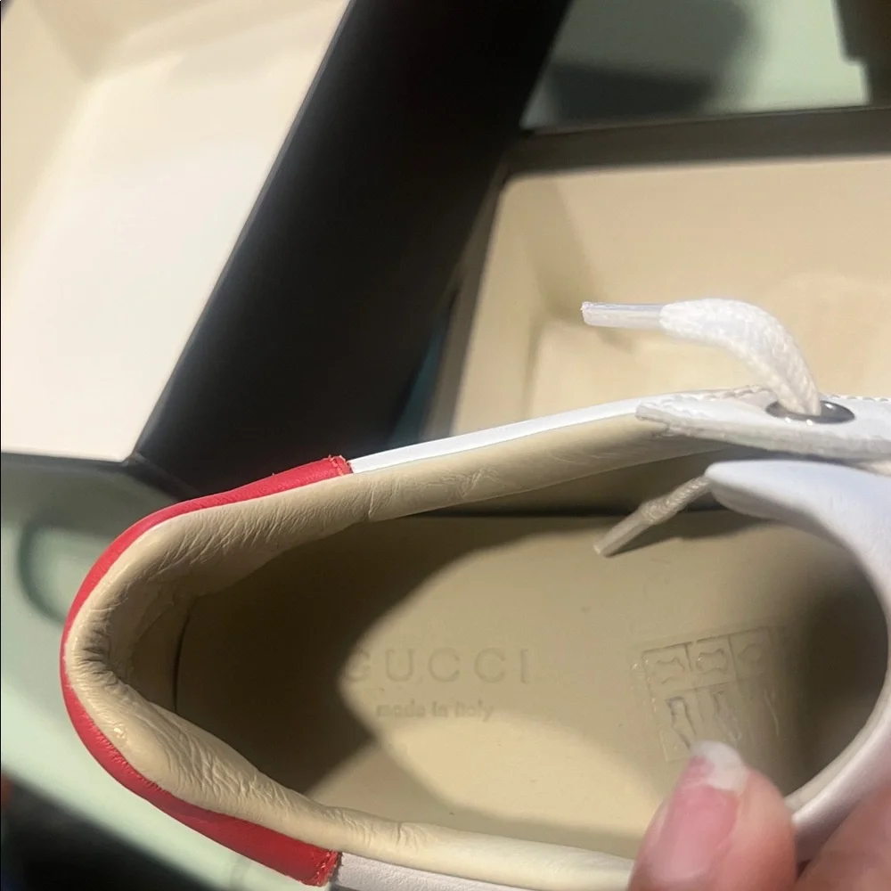 Gucci White Sneakers with Red Accent - Picture 2 of 4